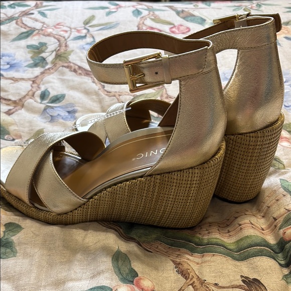 Vionic Marina Metallic Wedges - Picture 4 of 5